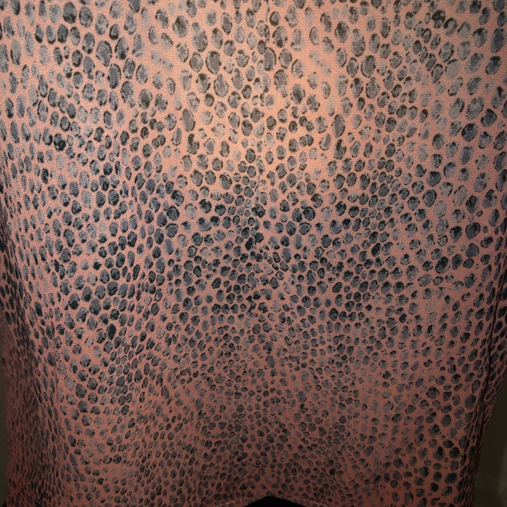 Patterned blouse. - Picture 4 of 4